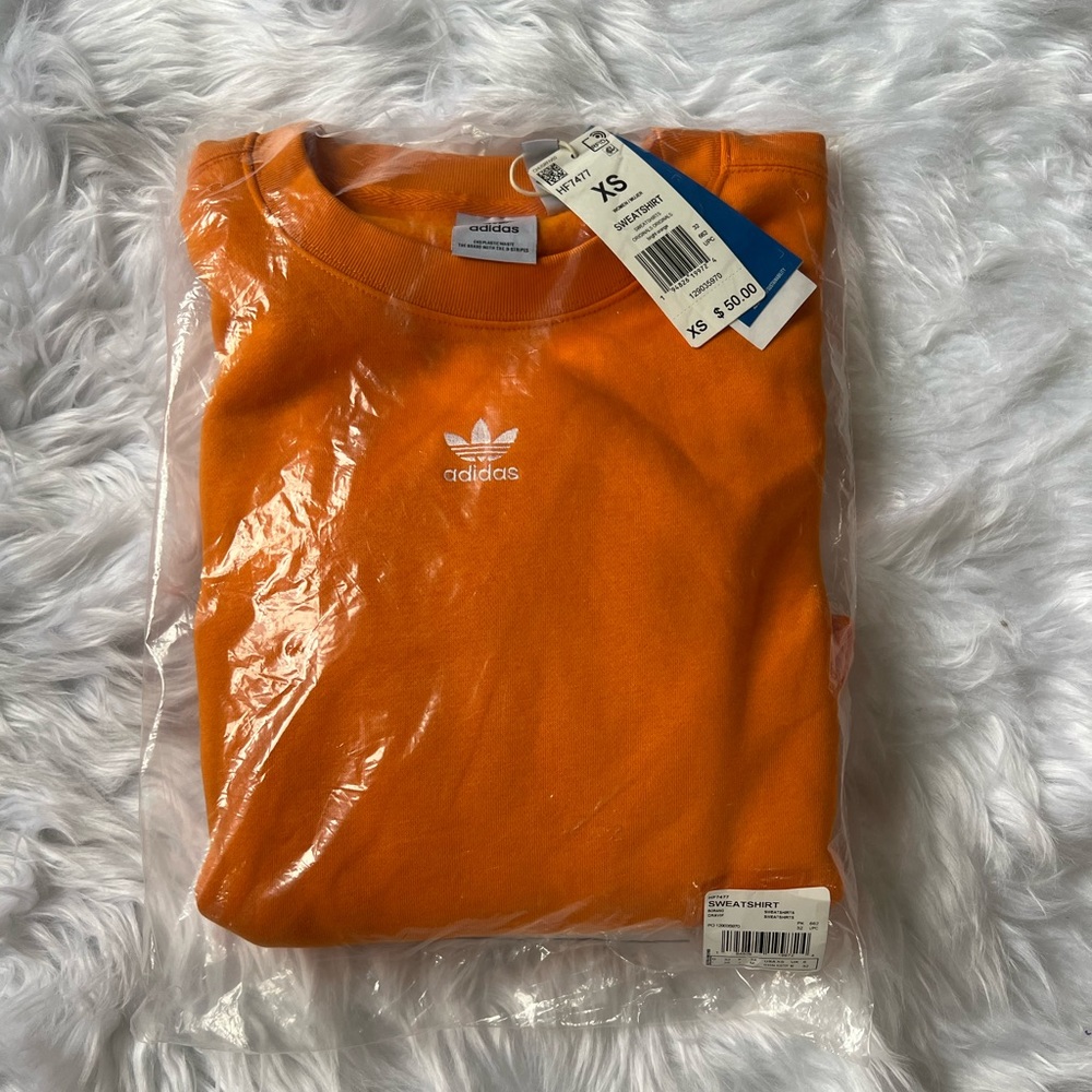 NWT* Women’s Adidas Sweatshirt - Size XS
